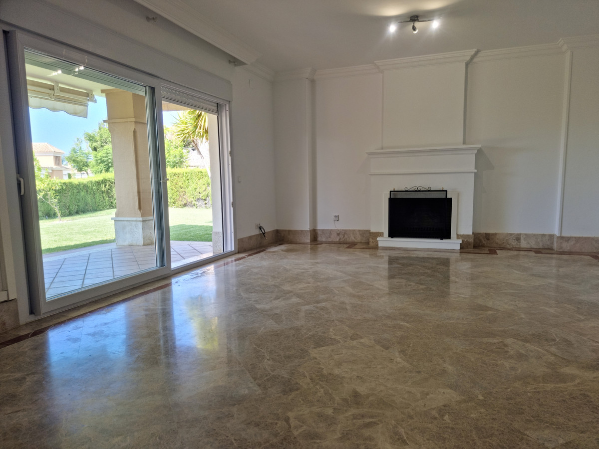 3 bedroom Semi-detached for sale in Santa Clara – R5354344