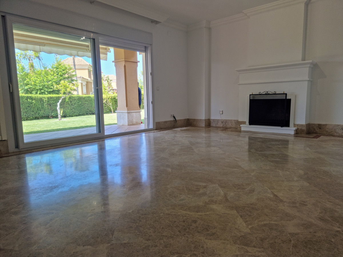 3 bedroom Semi-detached for sale in Santa Clara – R5354344