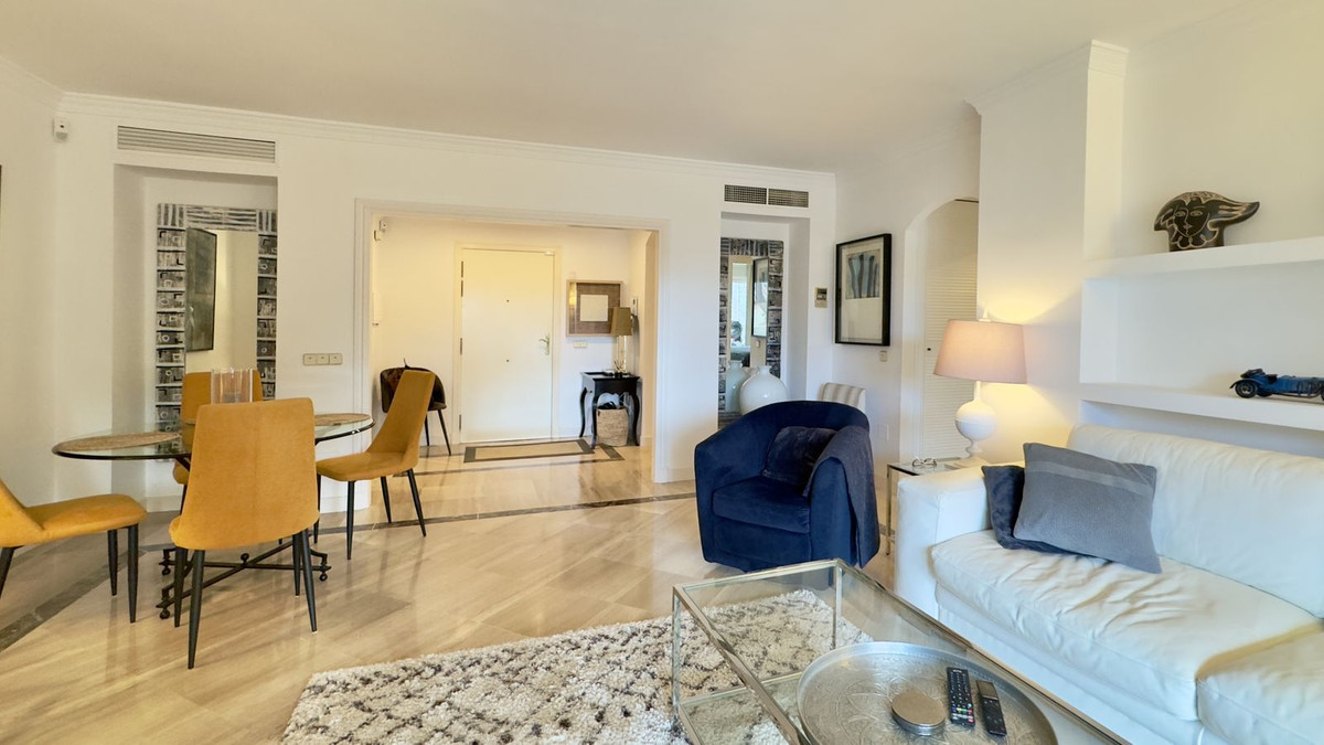 Apartamentos de 2 dormitorios en venta en Elviria – R5226676