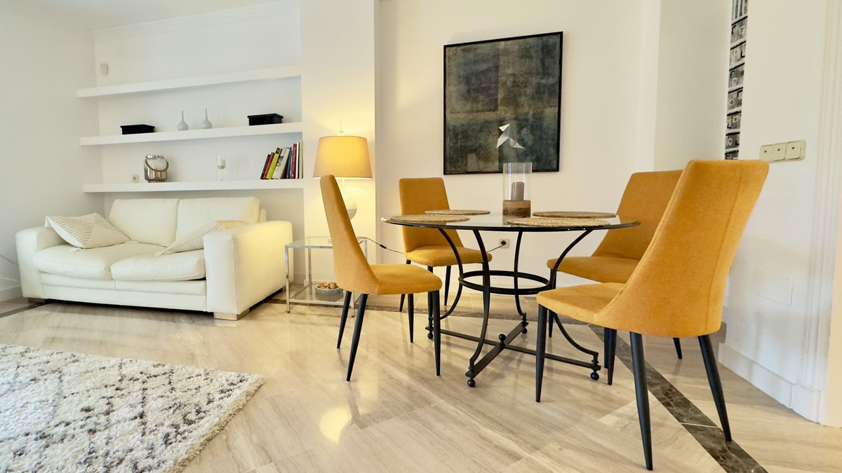 Apartamentos de 2 dormitorios en venta en Elviria – R5226676