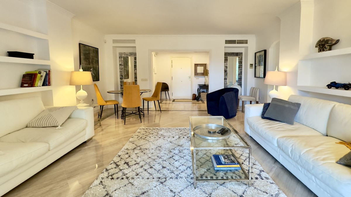 Apartamentos de 2 dormitorios en venta en Elviria – R5226676