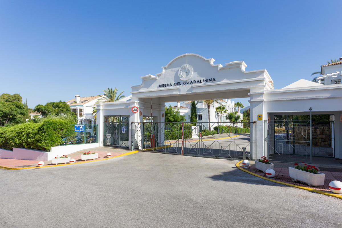 Apartamentos de 3 dormitorios en venta en Guadalmina Alta – R5259631