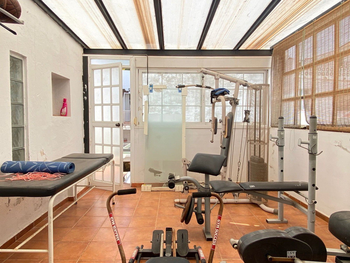 Adosados de 7 dormitorios en venta en Marbella – R4453009