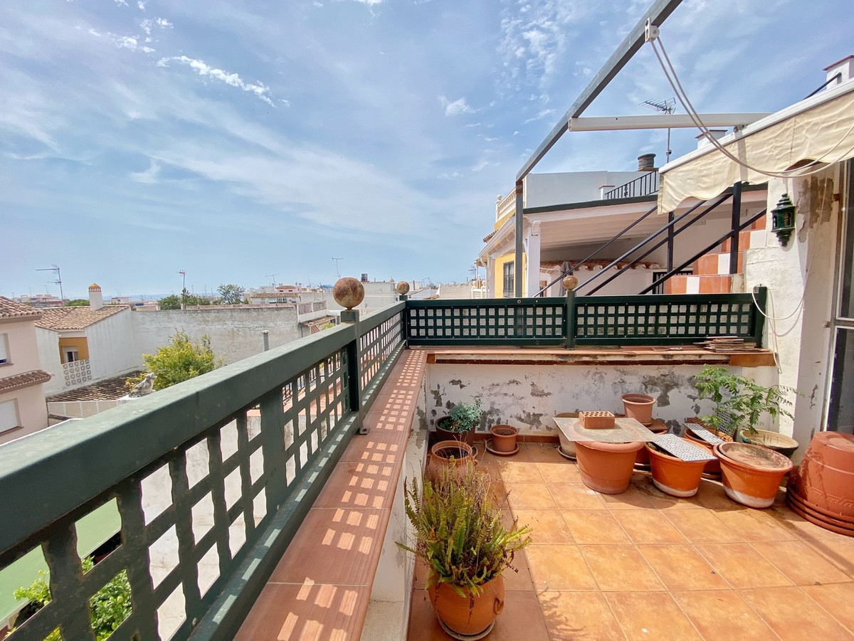 Adosados de 7 dormitorios en venta en Marbella – R4453009