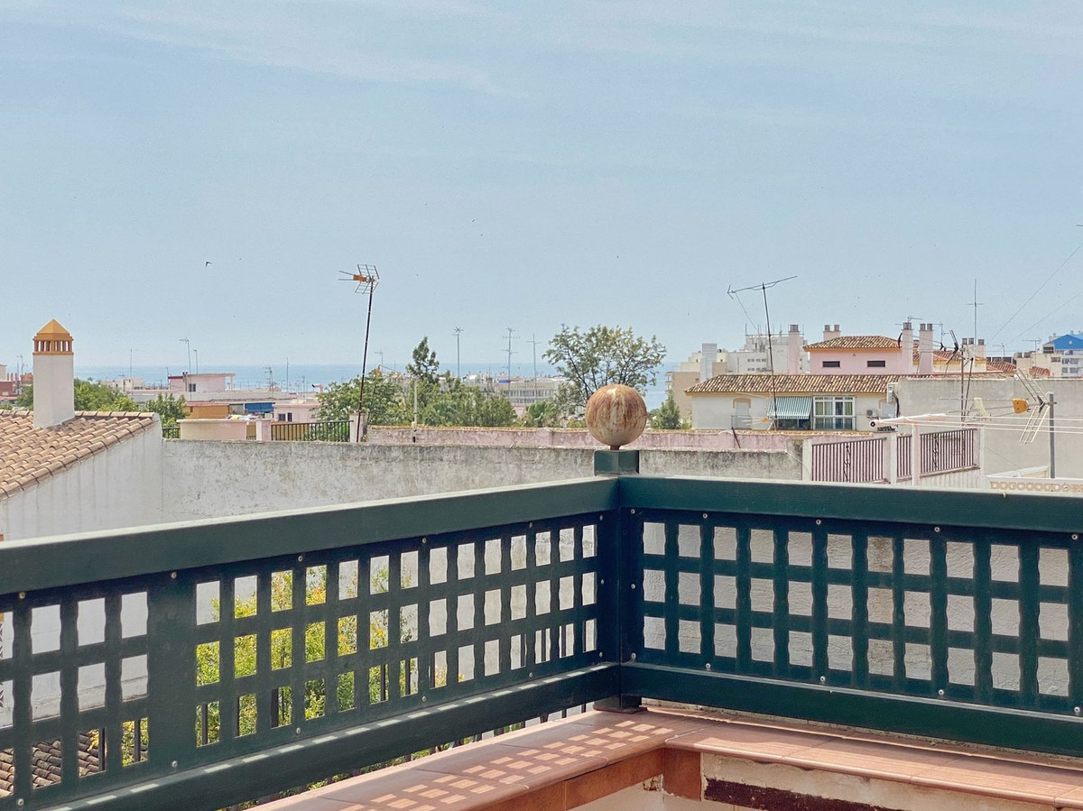 Adosados de 7 dormitorios en venta en Marbella – R4453009