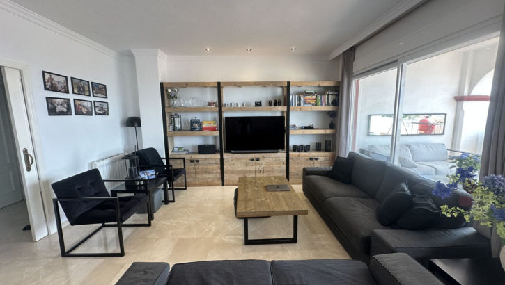 3 bedroom Penthouses for sale in Elviria – R5365231 in 