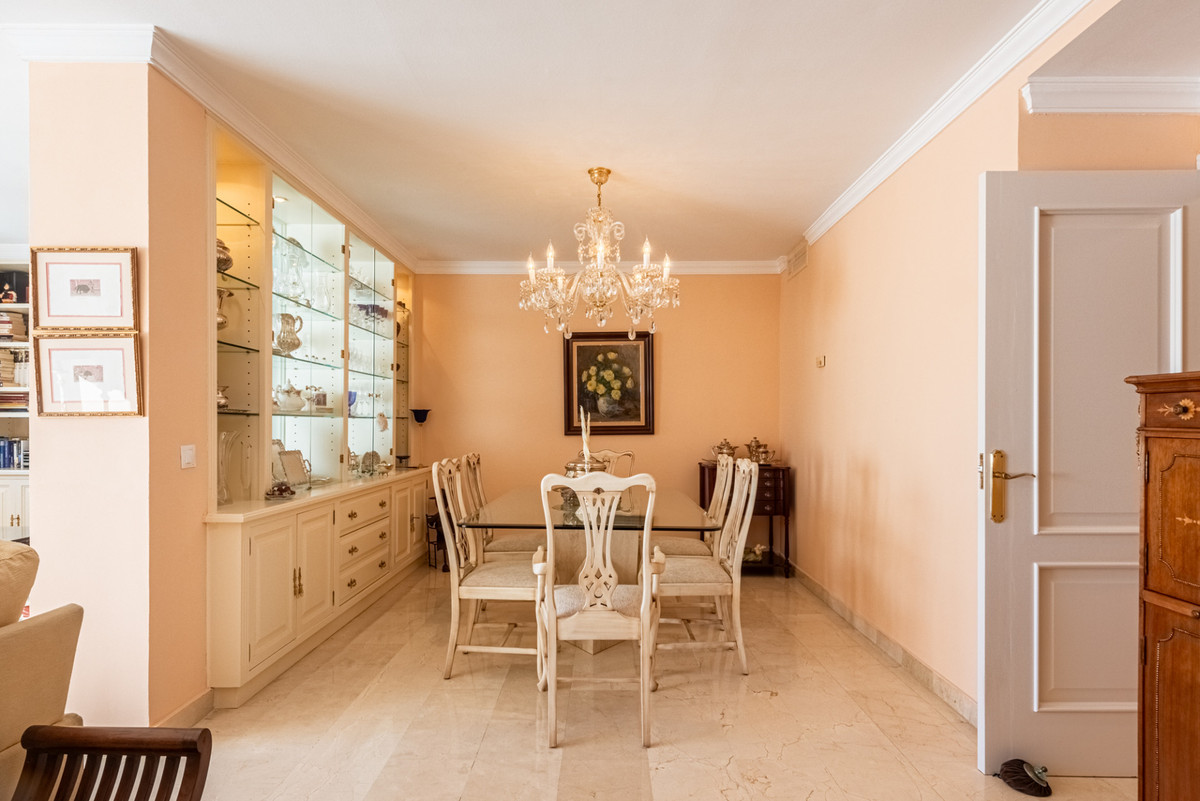 2 bedroom Apartments for sale in La Quinta – R5322862