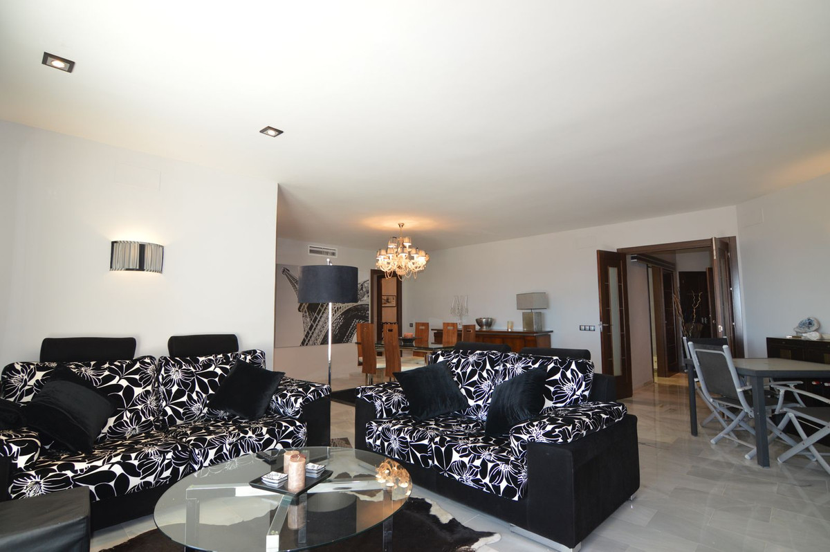 3 bedroom Apartment for sale in Puerto Banús – R4178443 3 bedroom Apartment for sale in Puerto Banús – R4178443