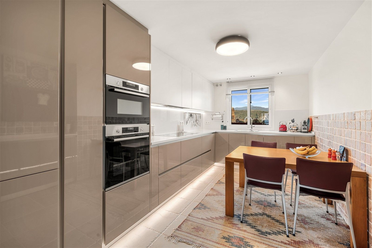 4 bedroom Apartments for sale in Los Flamingos – R5347153