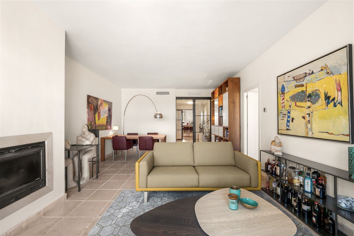 4 bedroom Apartments for sale in Los Flamingos – R5347153