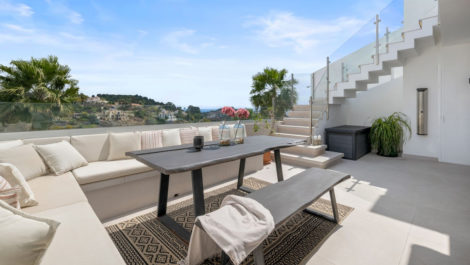 Aticos de 2 dormitorios en venta en La Quinta – R5338450