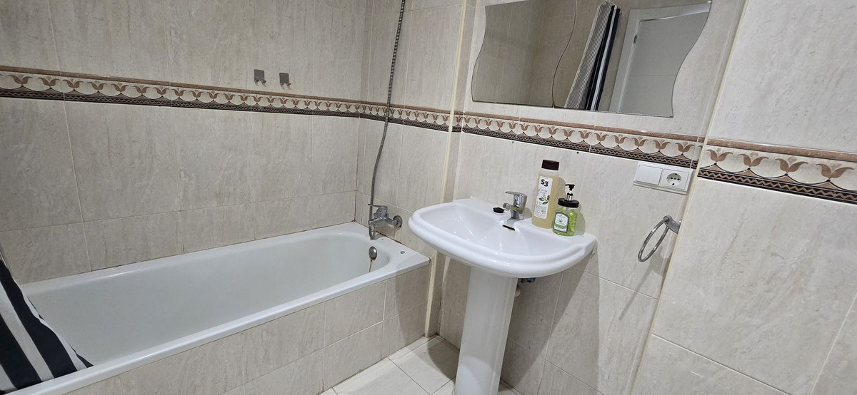 2 bedroom Apartments for sale in Riviera del Sol – R5366494