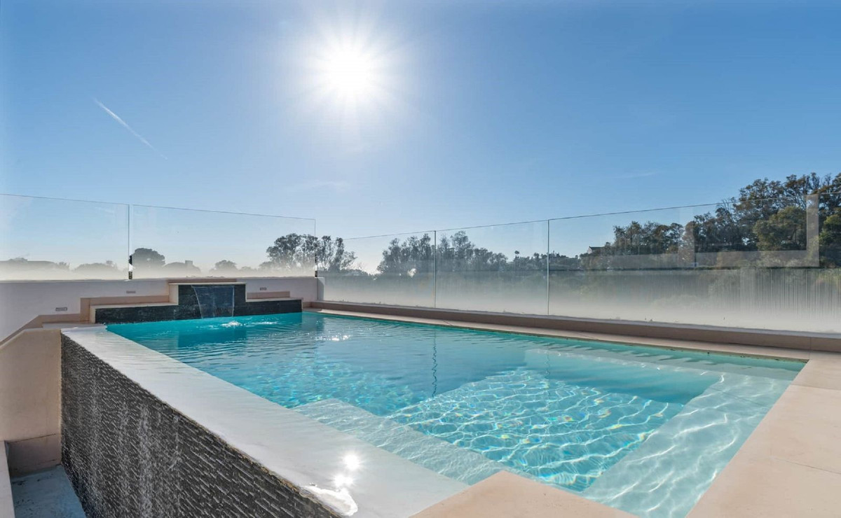 6 bedroom Semi-detached for sale in Marbella – R5337880