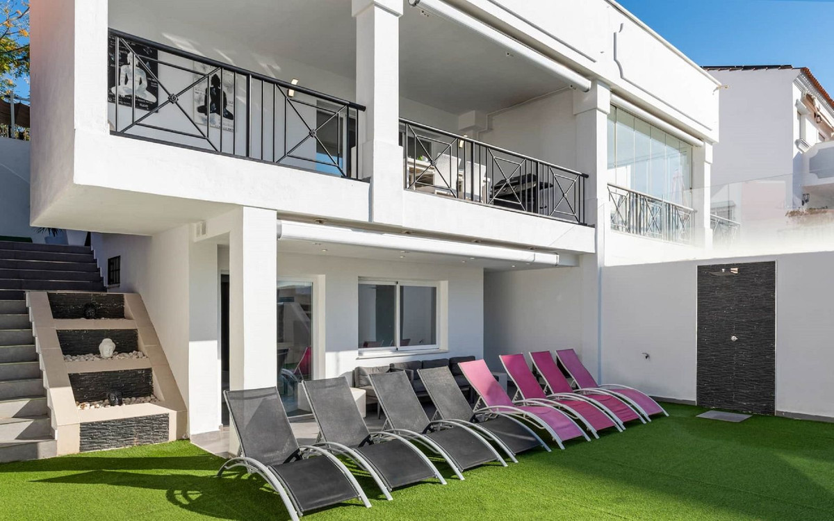 6 bedroom Semi-detached for sale in Marbella – R5337880