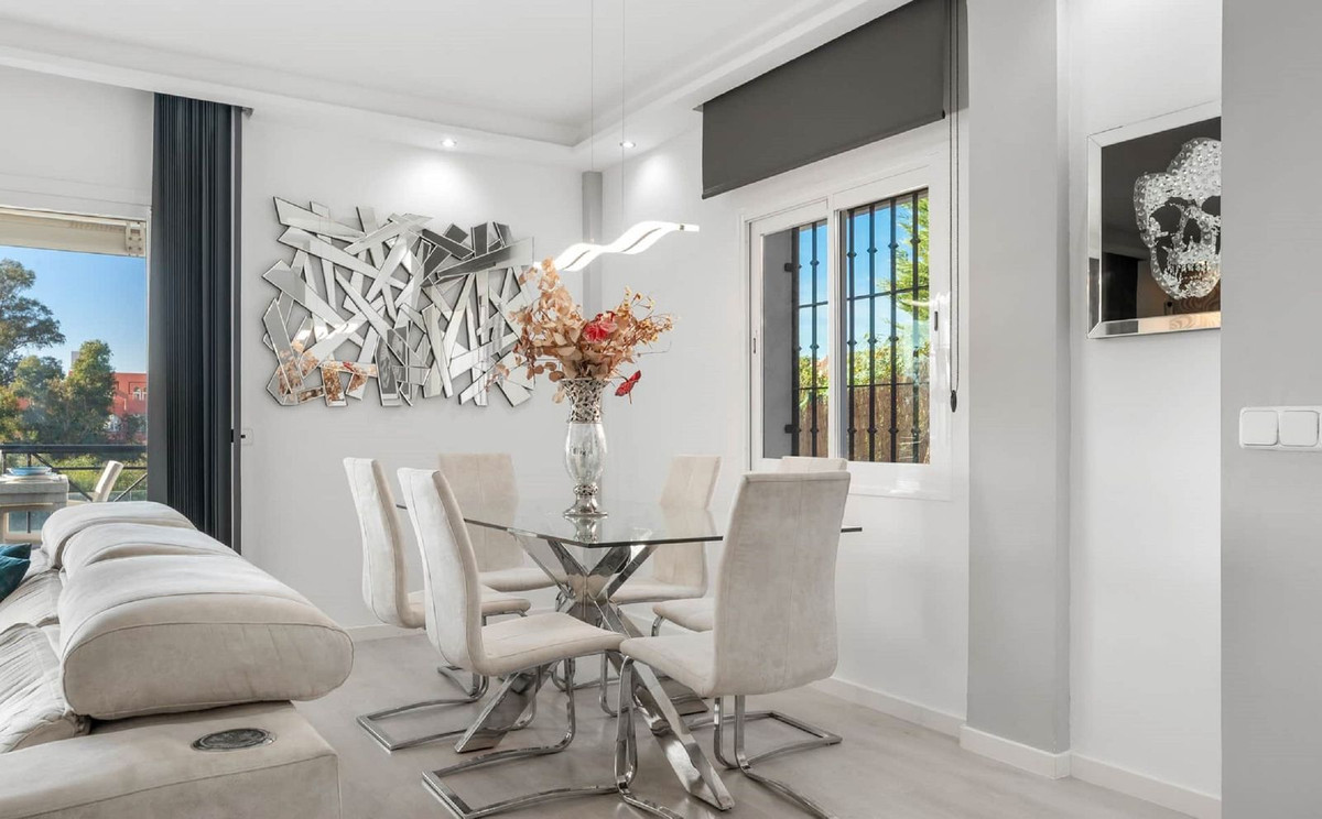 6 bedroom Semi-detached for sale in Marbella – R5337880