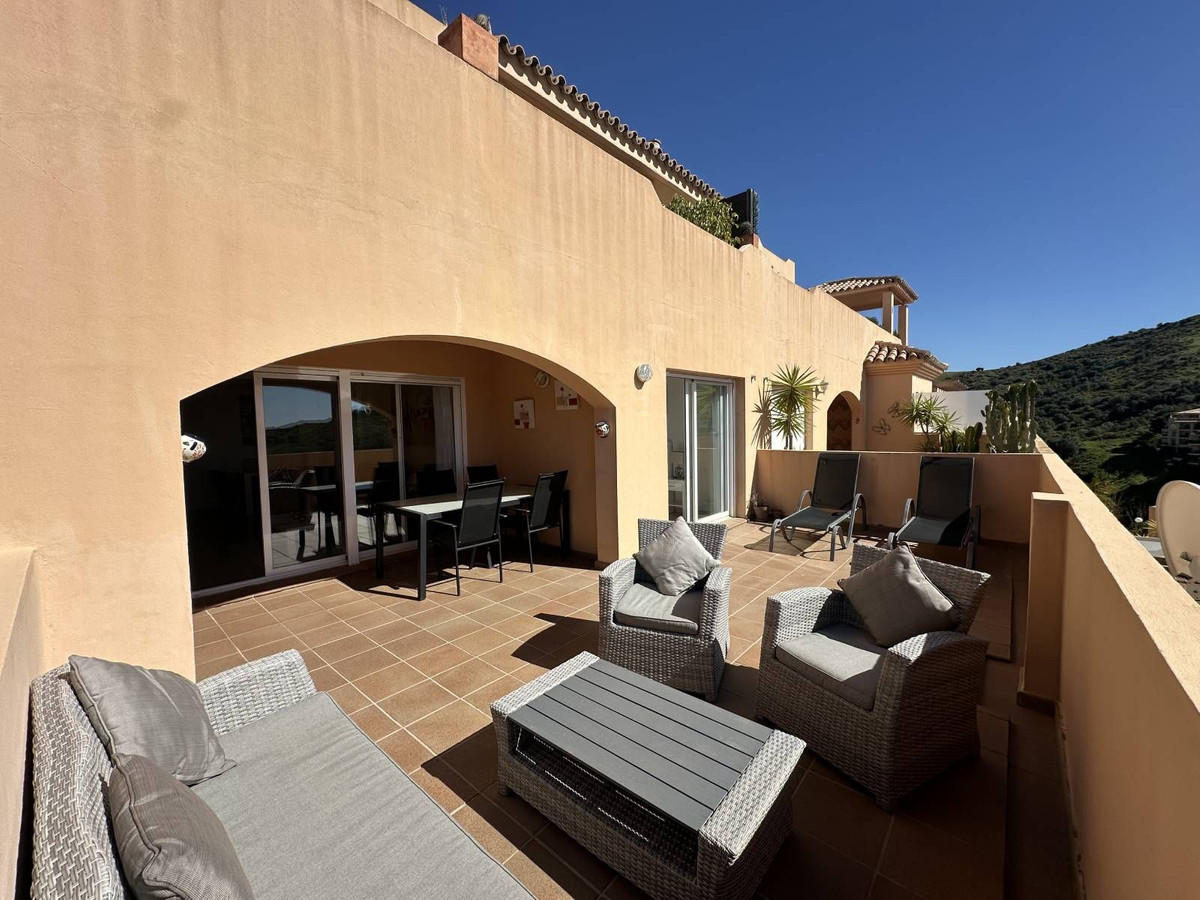 2 bedroom Apartments for sale in Calahonda – R5346463