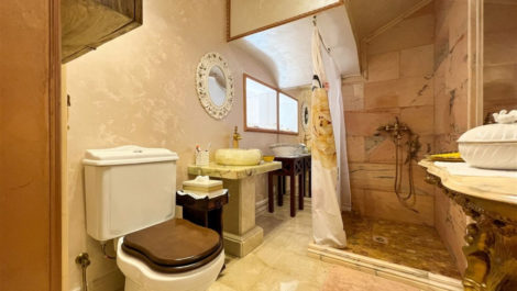 Adosados de 4 dormitorios en venta en Calahonda – R5360698