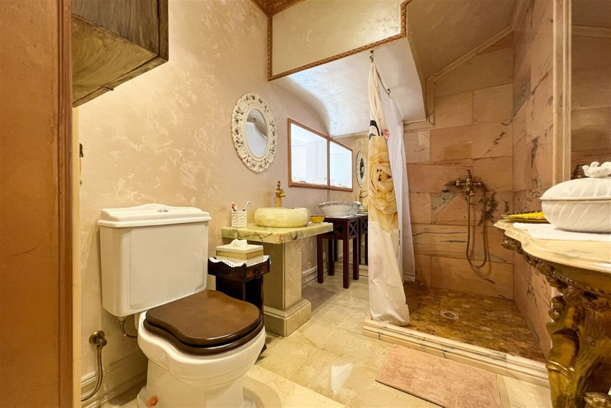 Adosados de 4 dormitorios en venta en Calahonda – R5360698