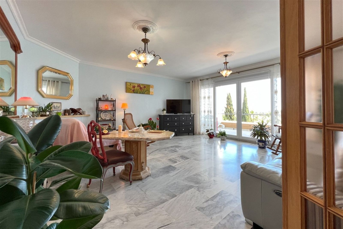 Adosados de 4 dormitorios en venta en Calahonda – R5360698