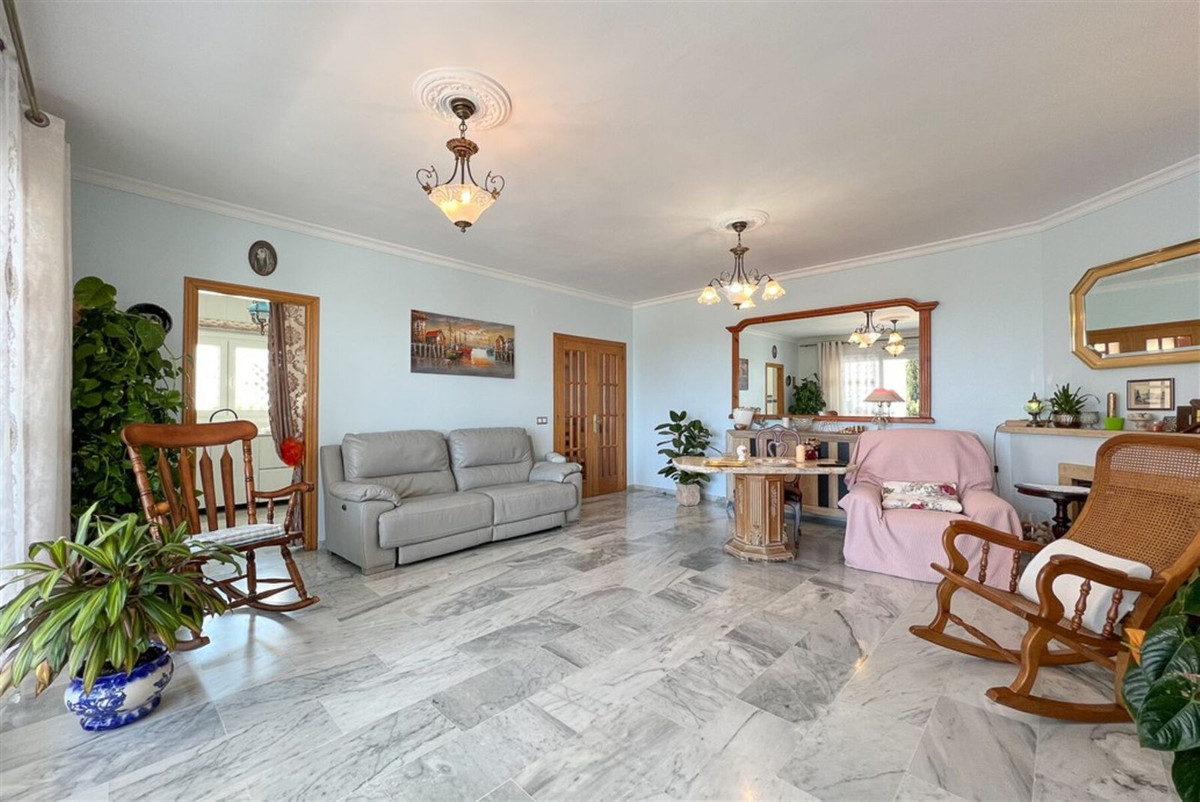 Adosados de 4 dormitorios en venta en Calahonda – R5360698