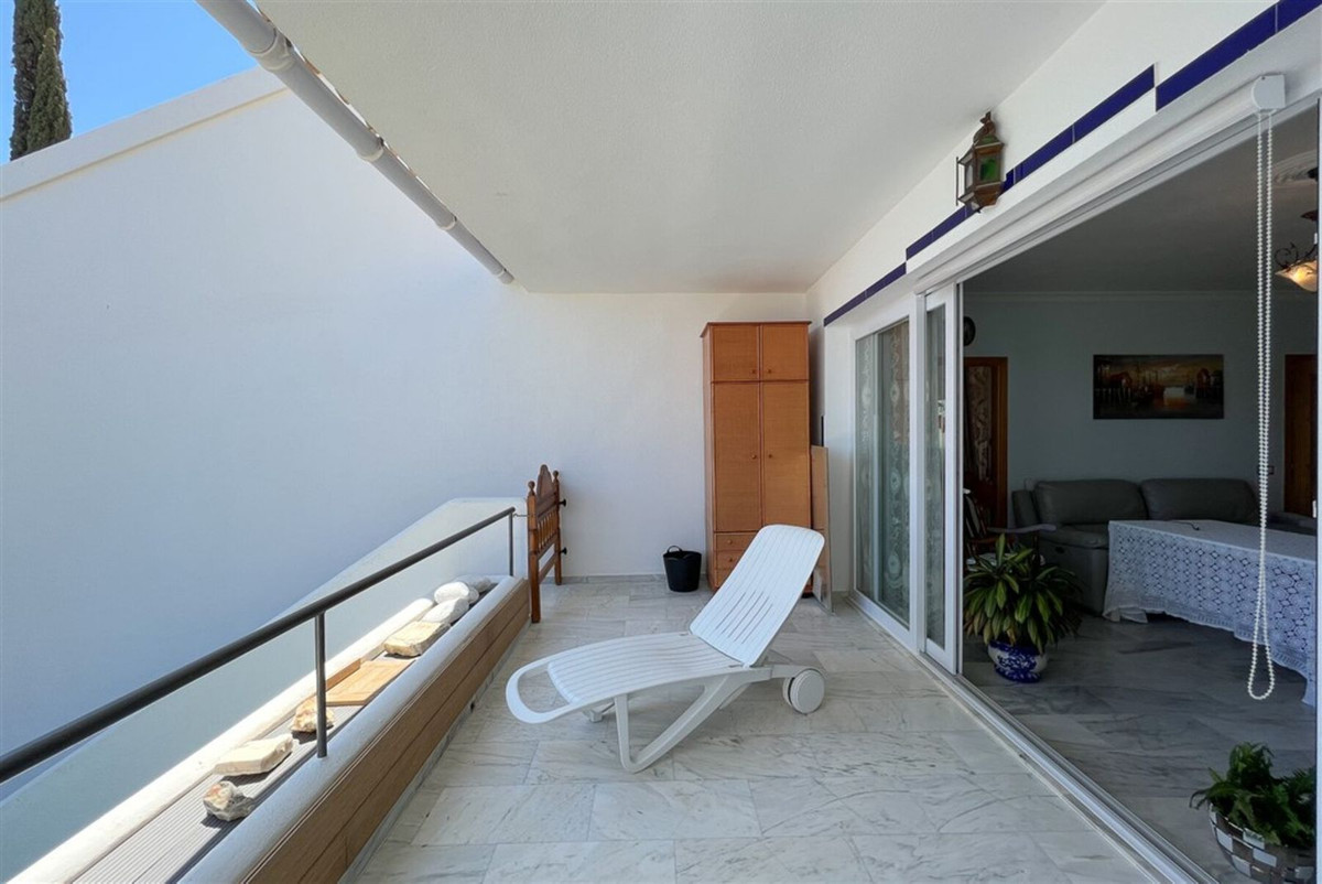 Adosados de 4 dormitorios en venta en Calahonda – R5360698