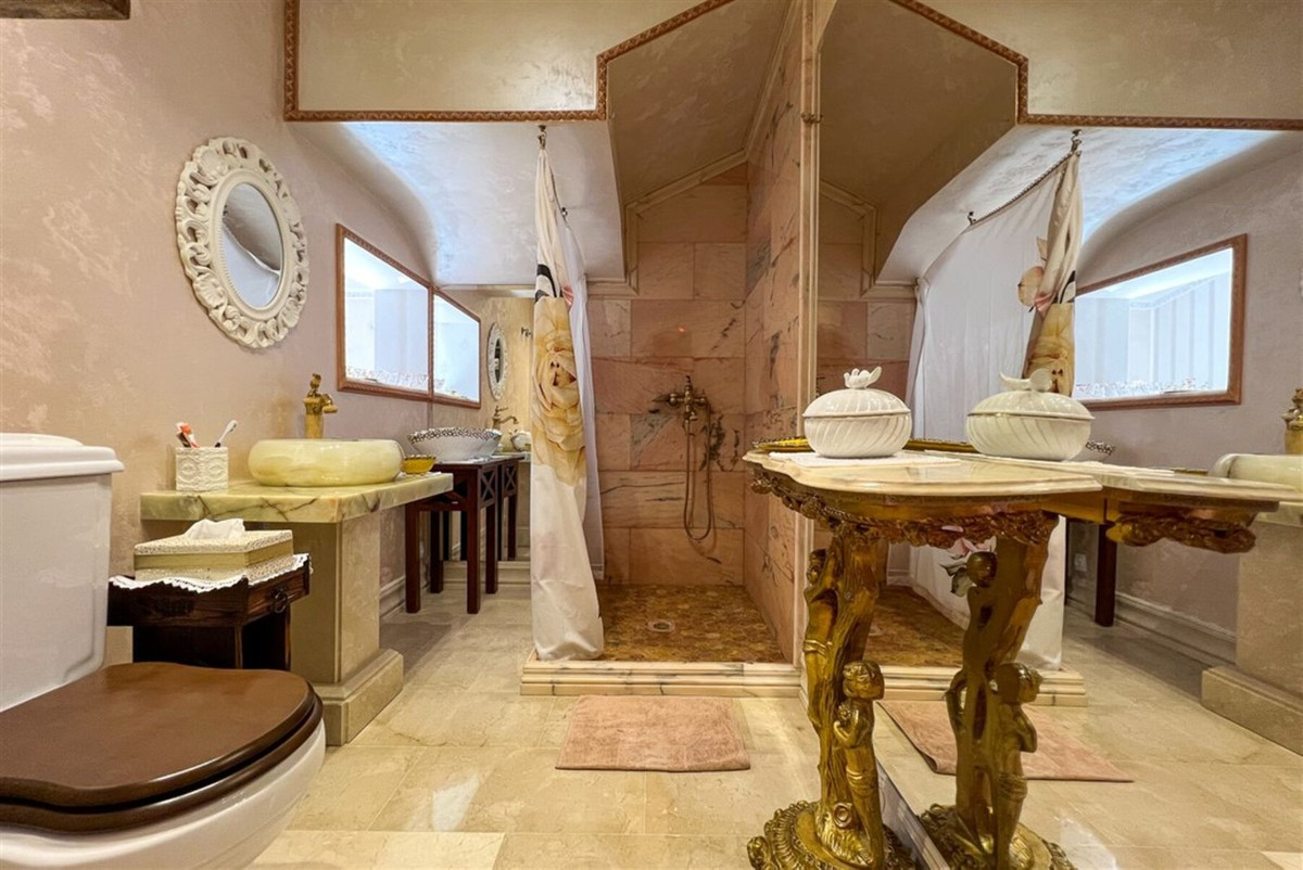 Adosados de 4 dormitorios en venta en Calahonda – R5360698