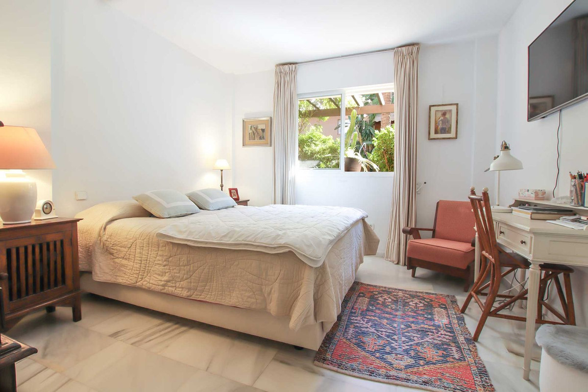 Apartamentos de 2 dormitorios en venta en Milla de Oro – R5359369