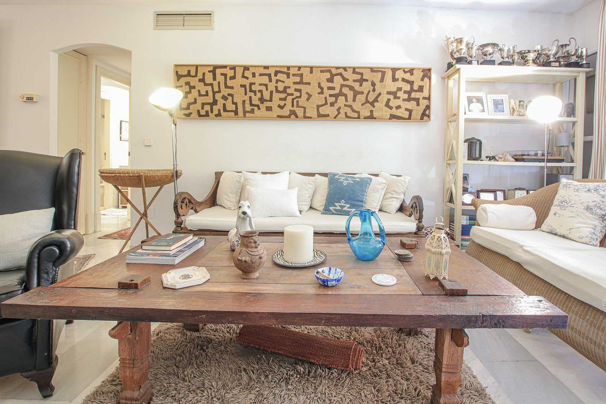 Apartamentos de 2 dormitorios en venta en Milla de Oro – R5359369