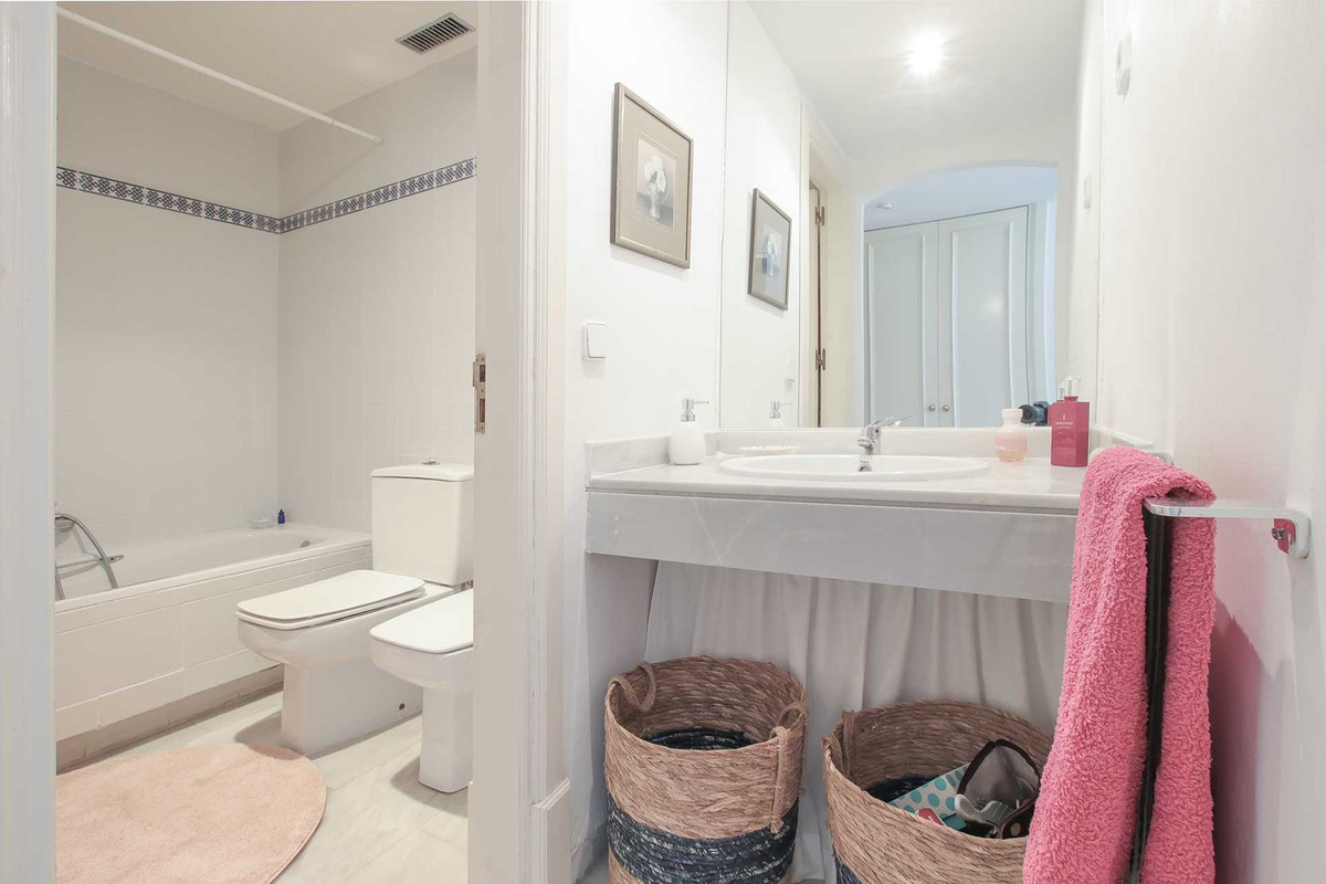 Apartamentos de 2 dormitorios en venta en Milla de Oro – R5359369