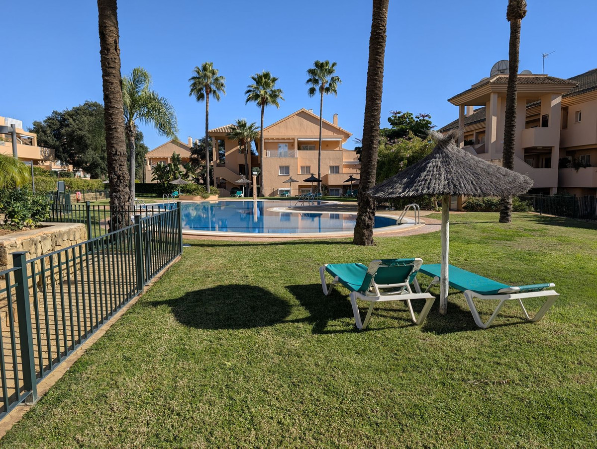 Apartamentos de 3 dormitorios en venta en Elviria – R5340952