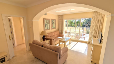 Apartamentos de 3 dormitorios en venta en Elviria – R5340952