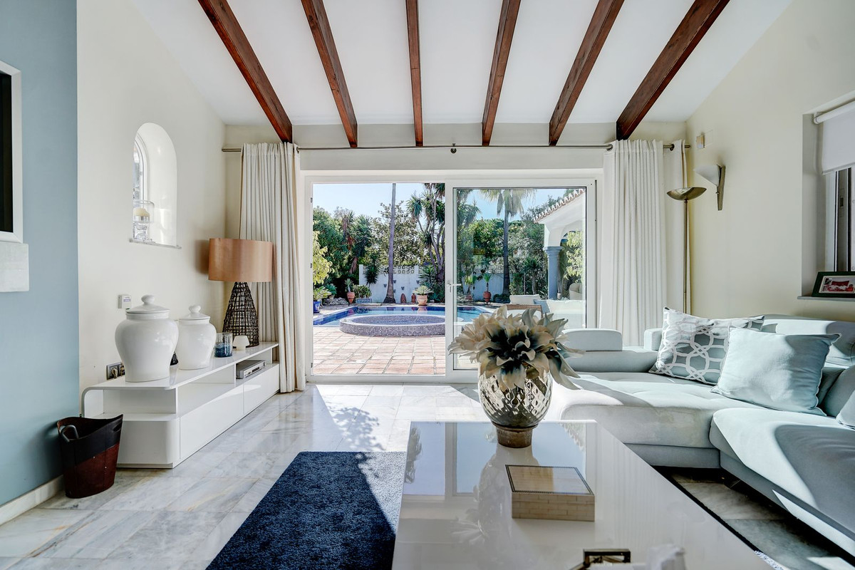 3 bedroom Villas for sale in Calahonda – R5310916