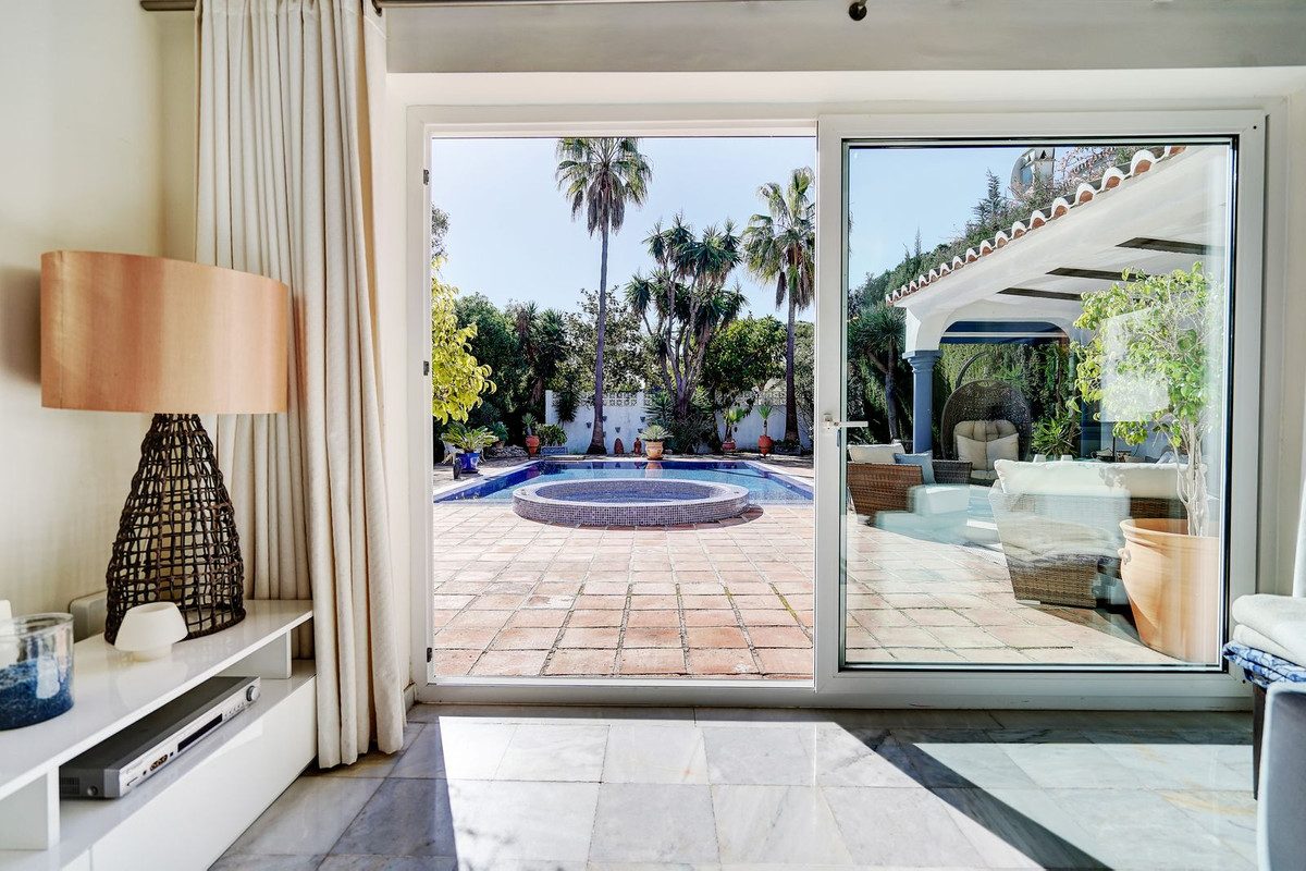 3 bedroom Villas for sale in Calahonda – R5310916