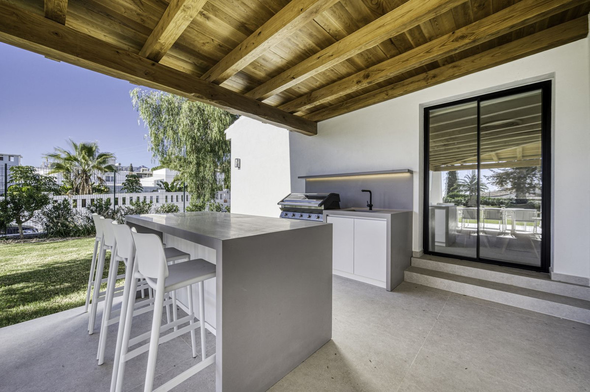 Villas de 5 dormitorios en venta en El Rosario – R5164156