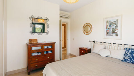 Aticos de 3 dormitorios en venta en Calahonda – R5350474