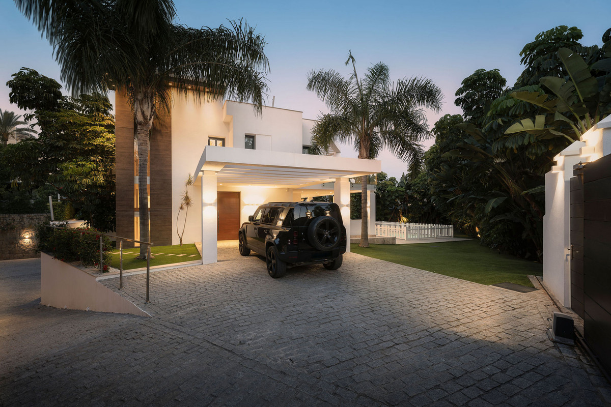 Villas de 5 dormitorios en venta en La Quinta – R5167978