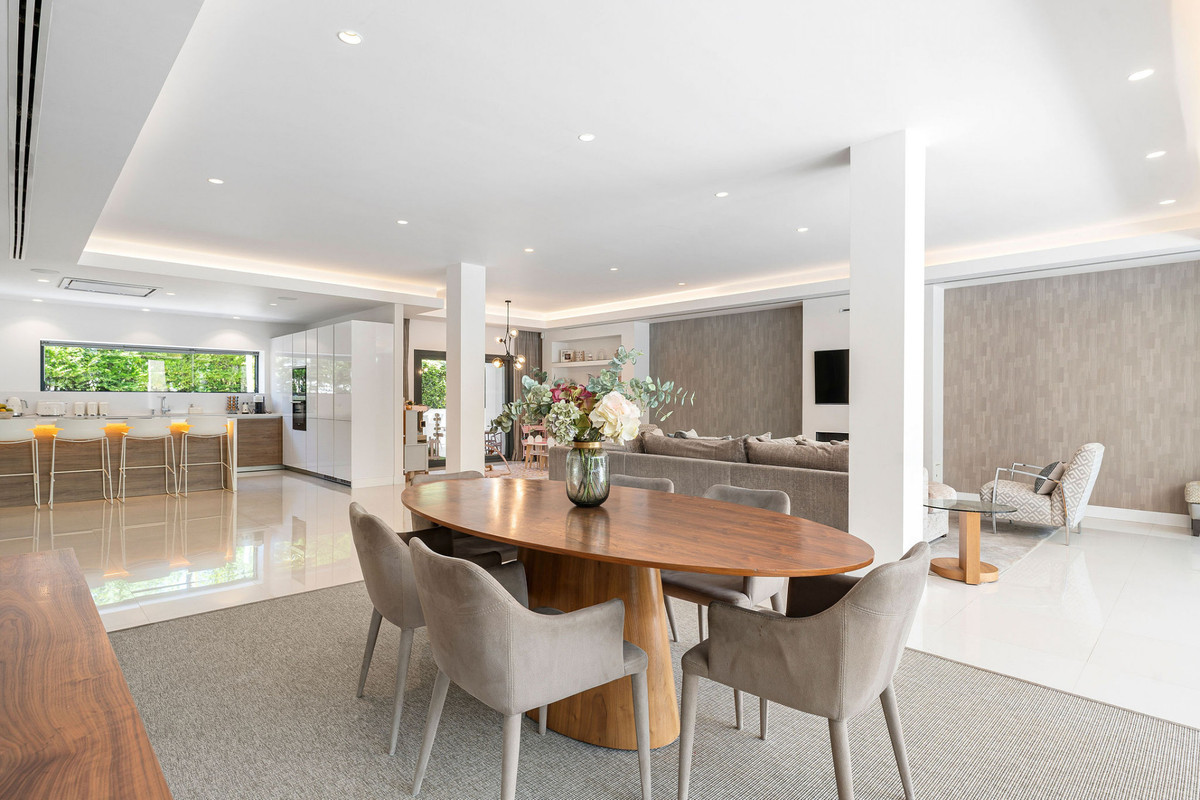 Villas de 5 dormitorios en venta en La Quinta – R5167978