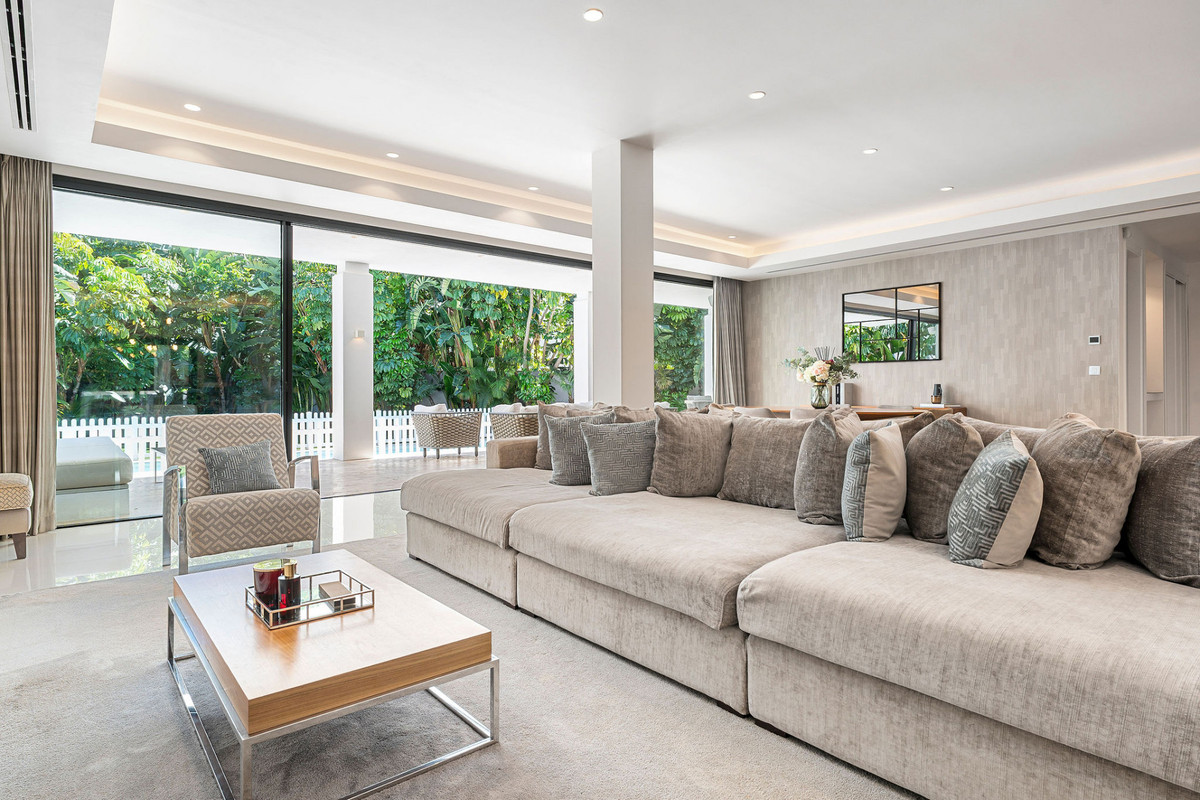 Villas de 5 dormitorios en venta en La Quinta – R5167978