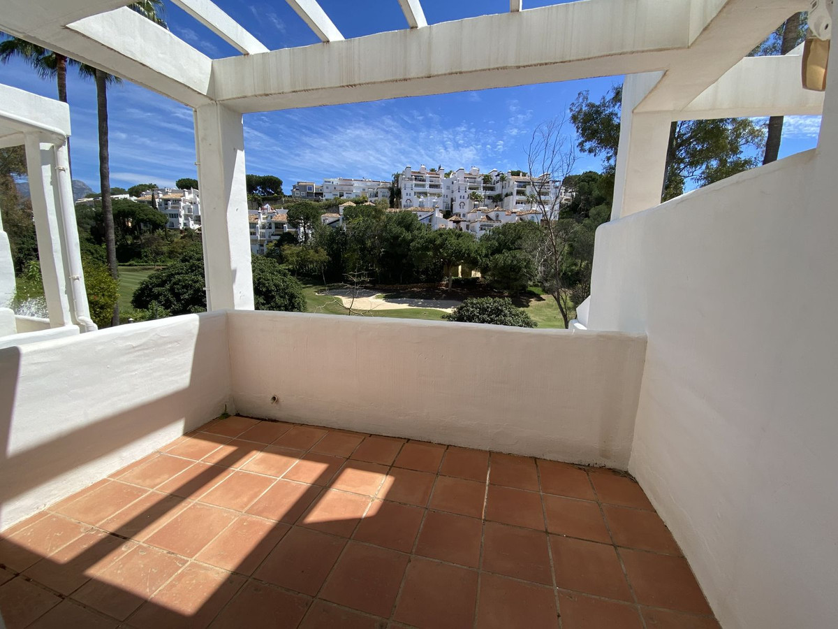 3 bedroom Apartments for sale in La Quinta – R4688032