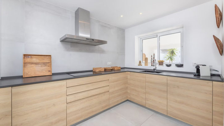 Adosados de 2 dormitorios en venta en Elviria – R5294749 en 