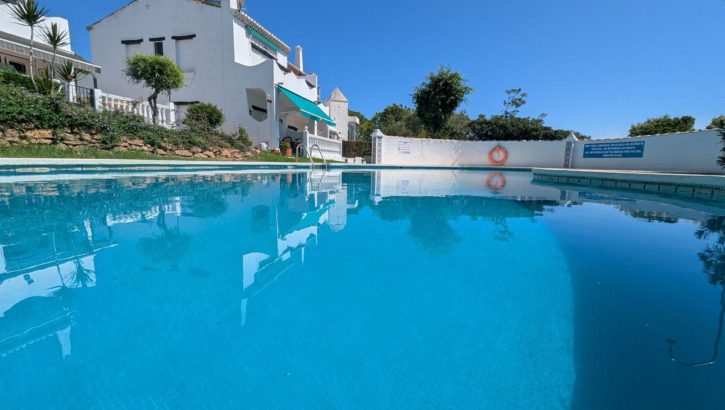 Adosados de 3 dormitorios en venta en Calahonda – R5327428 en 