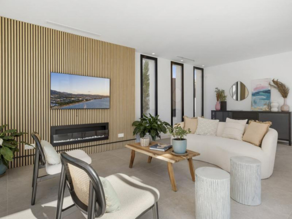 Villas de 5 dormitorios en venta en Marbesa – R5186248