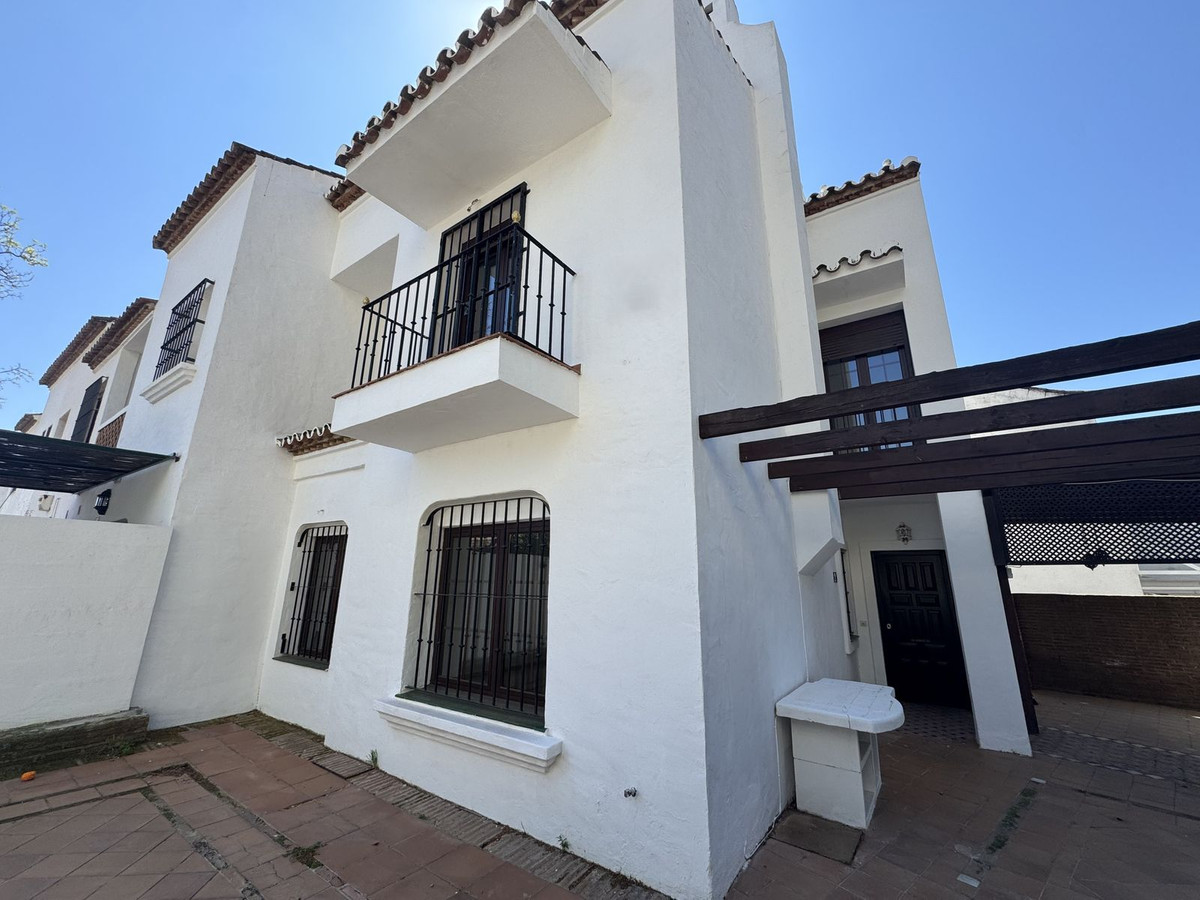 7 bedroom Townhouses for sale in Marbella – R5343526