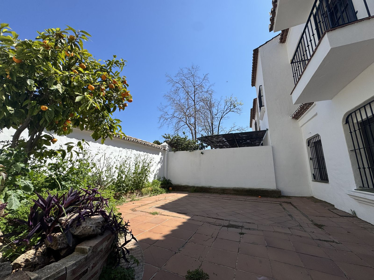 7 bedroom Townhouses for sale in Marbella – R5343526