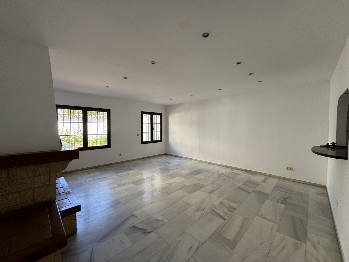 7 bedroom Townhouses for sale in Marbella – R5343526