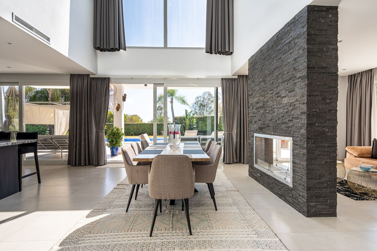 4 bedroom Villas for sale in La Quinta – R5321713