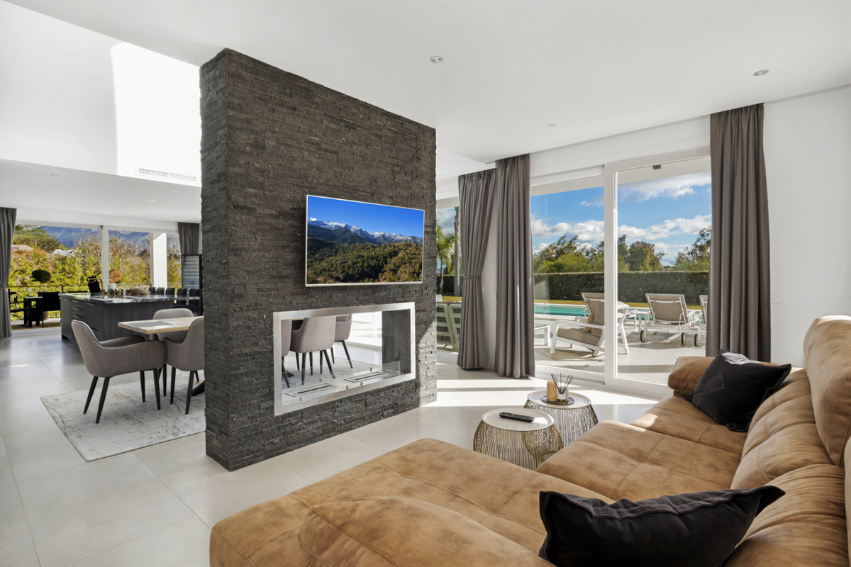 4 bedroom Villas for sale in La Quinta – R5321713