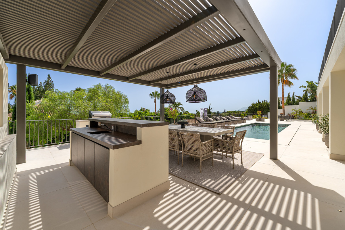 5 bedroom Villas for sale in Milla de Oro – R5181556