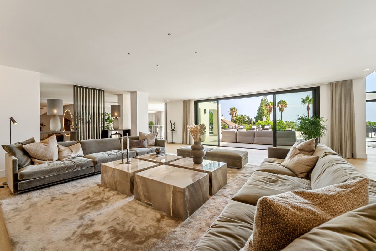 5 bedroom Villas for sale in Milla de Oro – R5181556