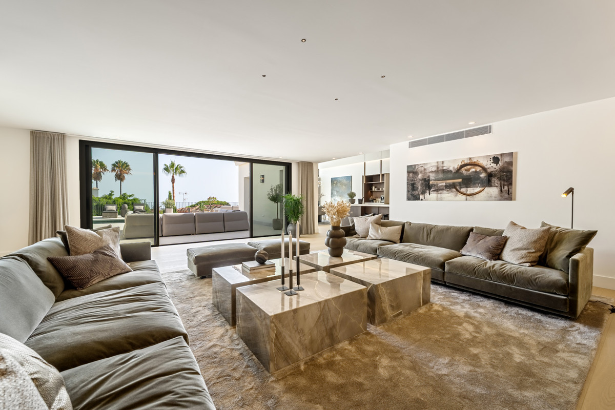 5 bedroom Villas for sale in Milla de Oro – R5181556